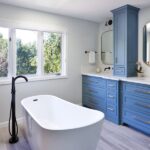 Interior designers share 4 bathroom trends that'll be huge next year and 5 that will be out